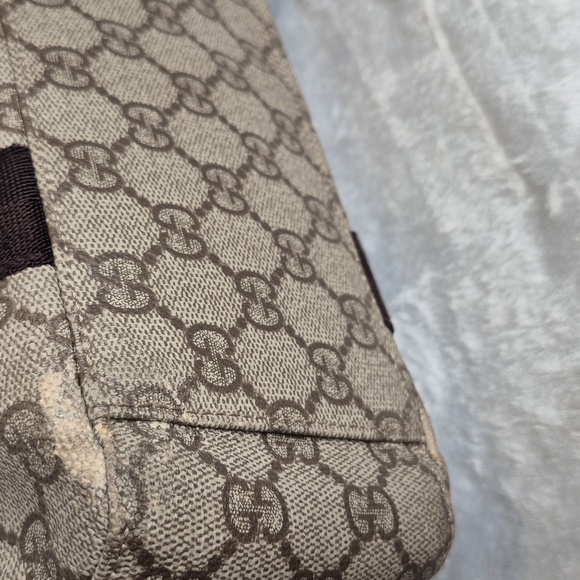 Gucci GG Supreme Vintage Small Tote Bag - Picture 16 of 17